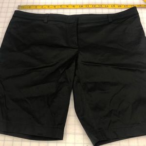 New Vera Wang classic dress shorts